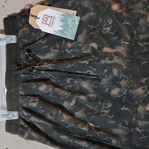 NWT Avalanche skirt size small